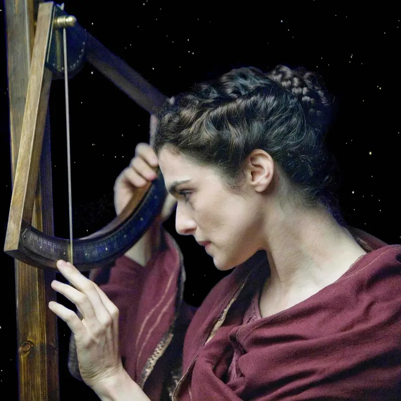 Agora ci ricorda che il cristianesimo senza carità è solo vuoto fanatismo