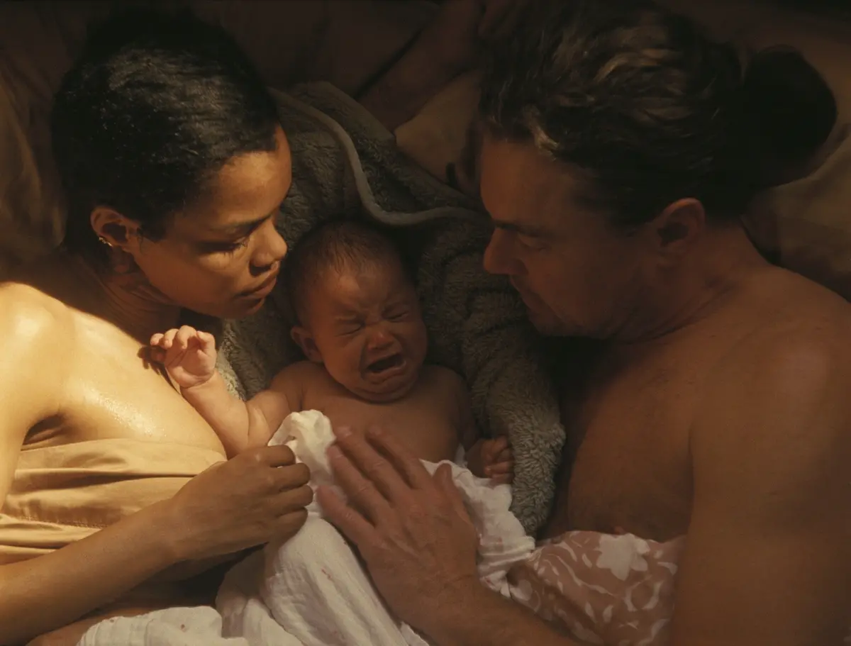 (L-r) TEYANA TAYLOR as Perfidia and LEONARDO DI CAPRIO as Bob Ferguson in “One Battle After Another.” A Warner Bros. Pictures Release.OBAA-DUS-250113-0005-4
