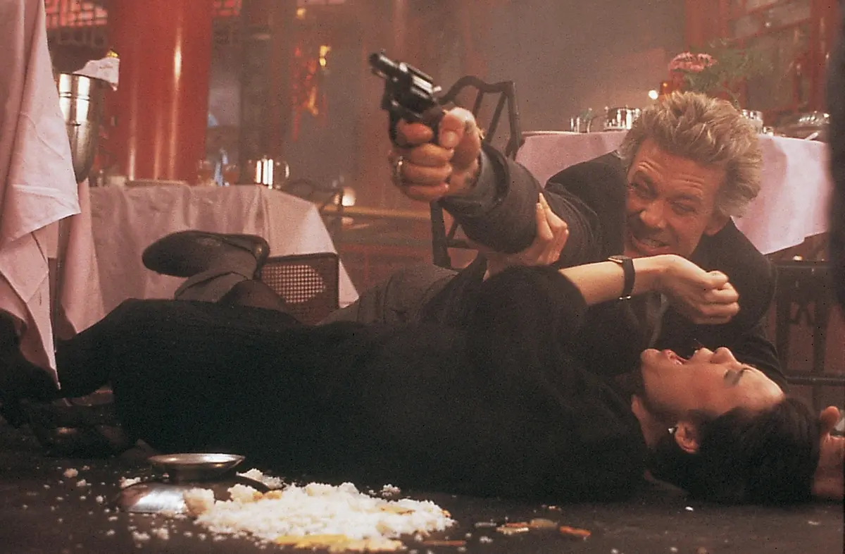 Mickey Rourke e Ariane in L'anno del dragone