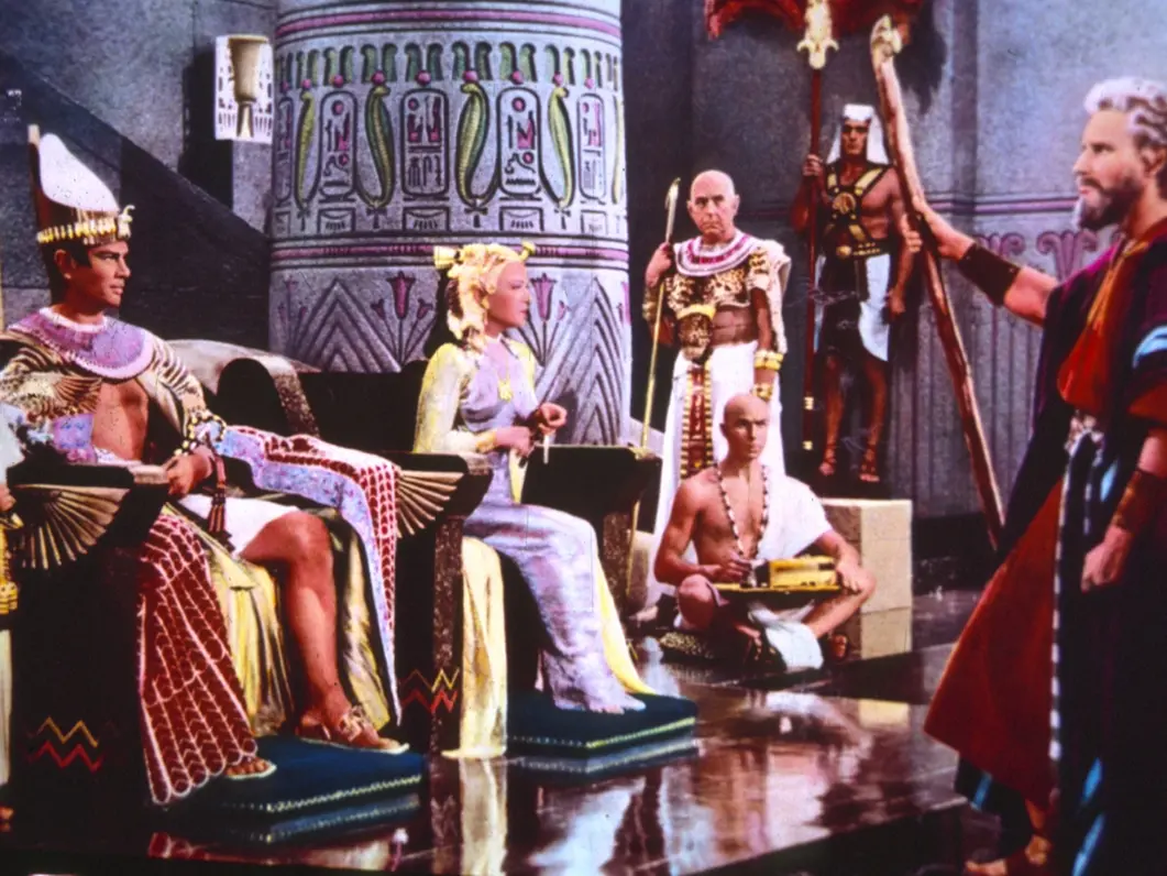 I dieci comandamenti, settant’anni dopo: tra Mosè e la Guerra fredda, così Cecil B. DeMille rifondò il kolossal biblico