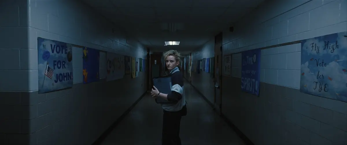 JULIA GARNER as Justine in New Line Cinema’s “Weapons,” a Warner Bros. Pictures release. Photo Credit: Photo Courtesy Warner Bros. Pictures