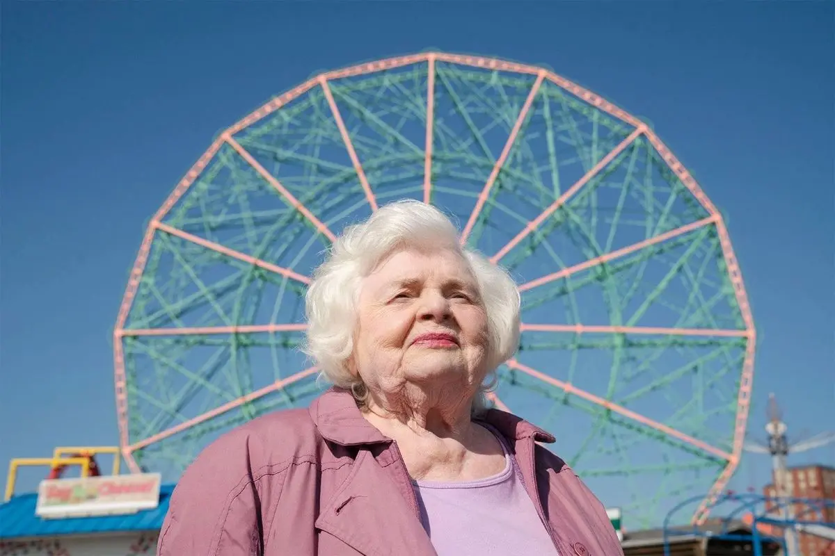 June Squibb in Eleanor the Great