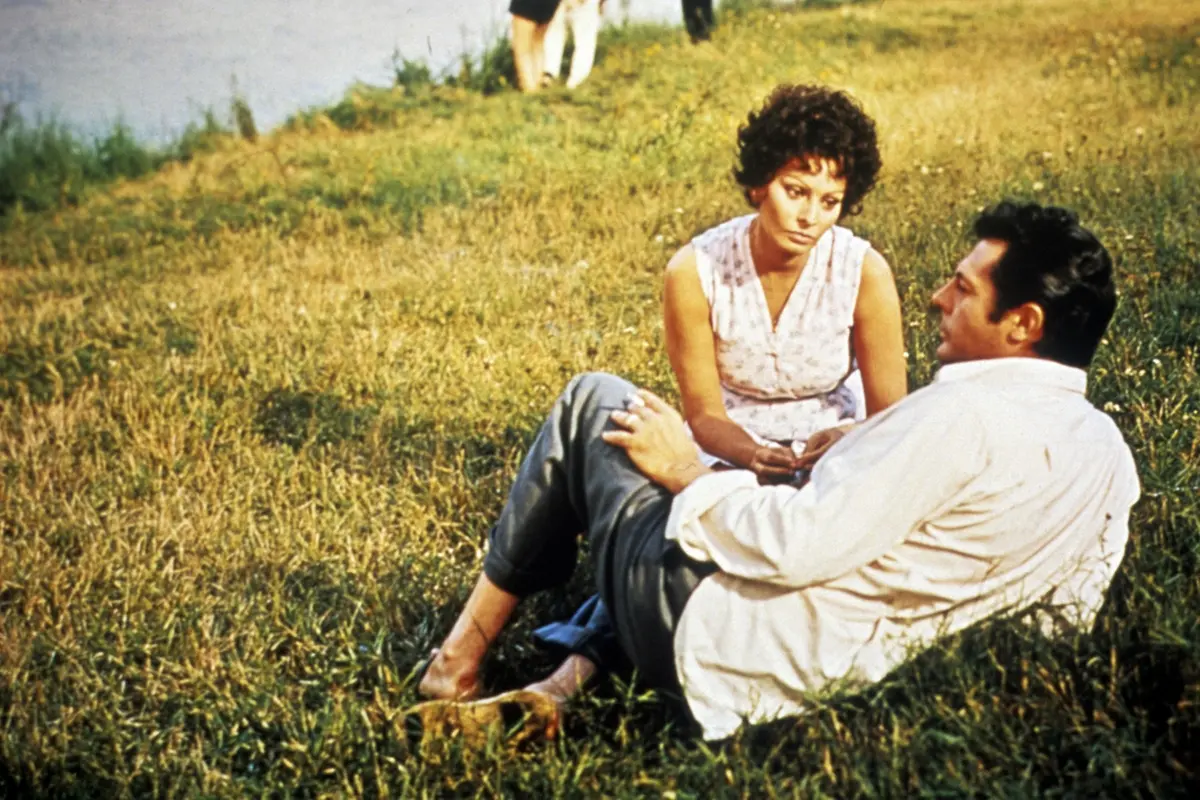 Sophia Loren e Marcello Mastroianni in I girasoli