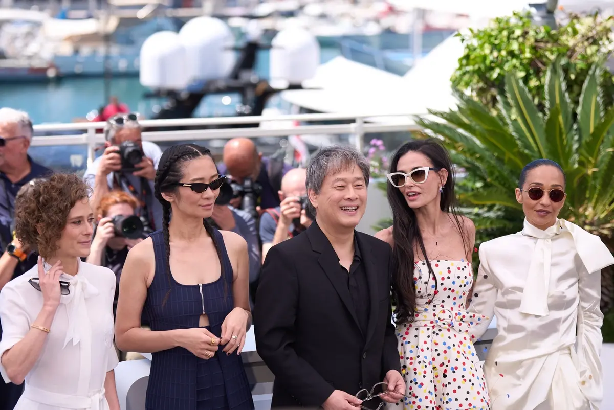 Lara Wandell, Chloé Zhao, Park Chan-Wook, Demi Moore e Ruth Negga (foto di Karen Di Paola)