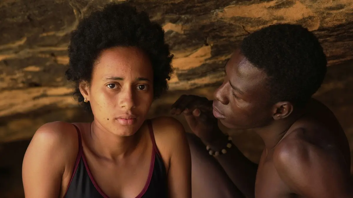 Maïmouna Miawama e Ériq Ébouaney in Soumsoum, the Night of the Stars