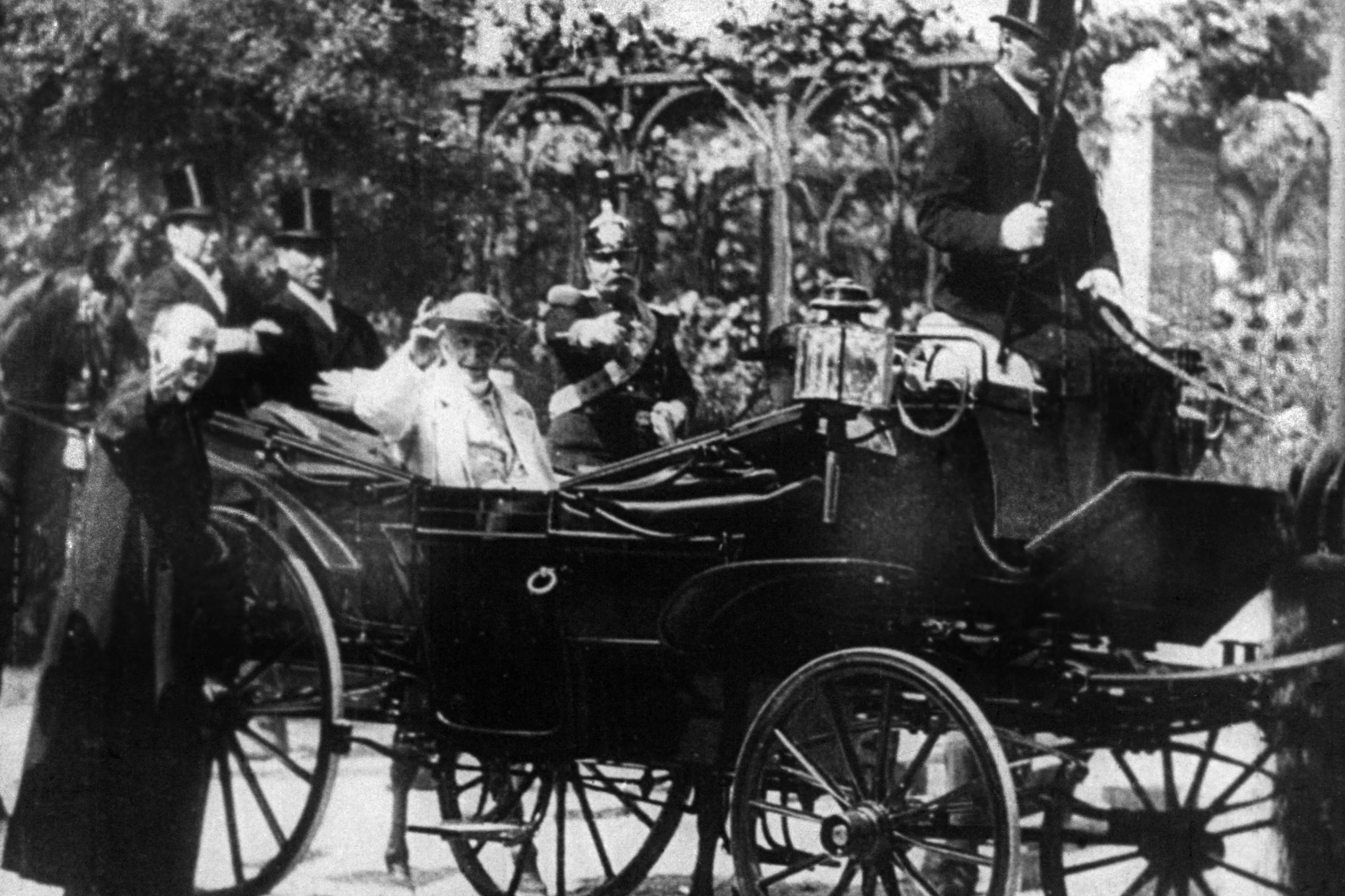 Pope Leo XIII (Vatican) di W. K. L. Dickson (1898), Antologia del cinema italiano. Il film muto di Antonio Petrucci (1956); fotogramma. Per gentile concessione del Centro Sperimentale di Cinematografia.