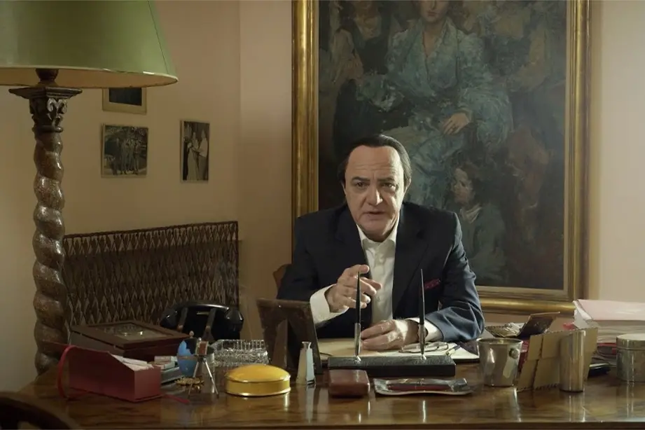 Luigi Petrucci è Peppino Amato in La verità su La dolce vita