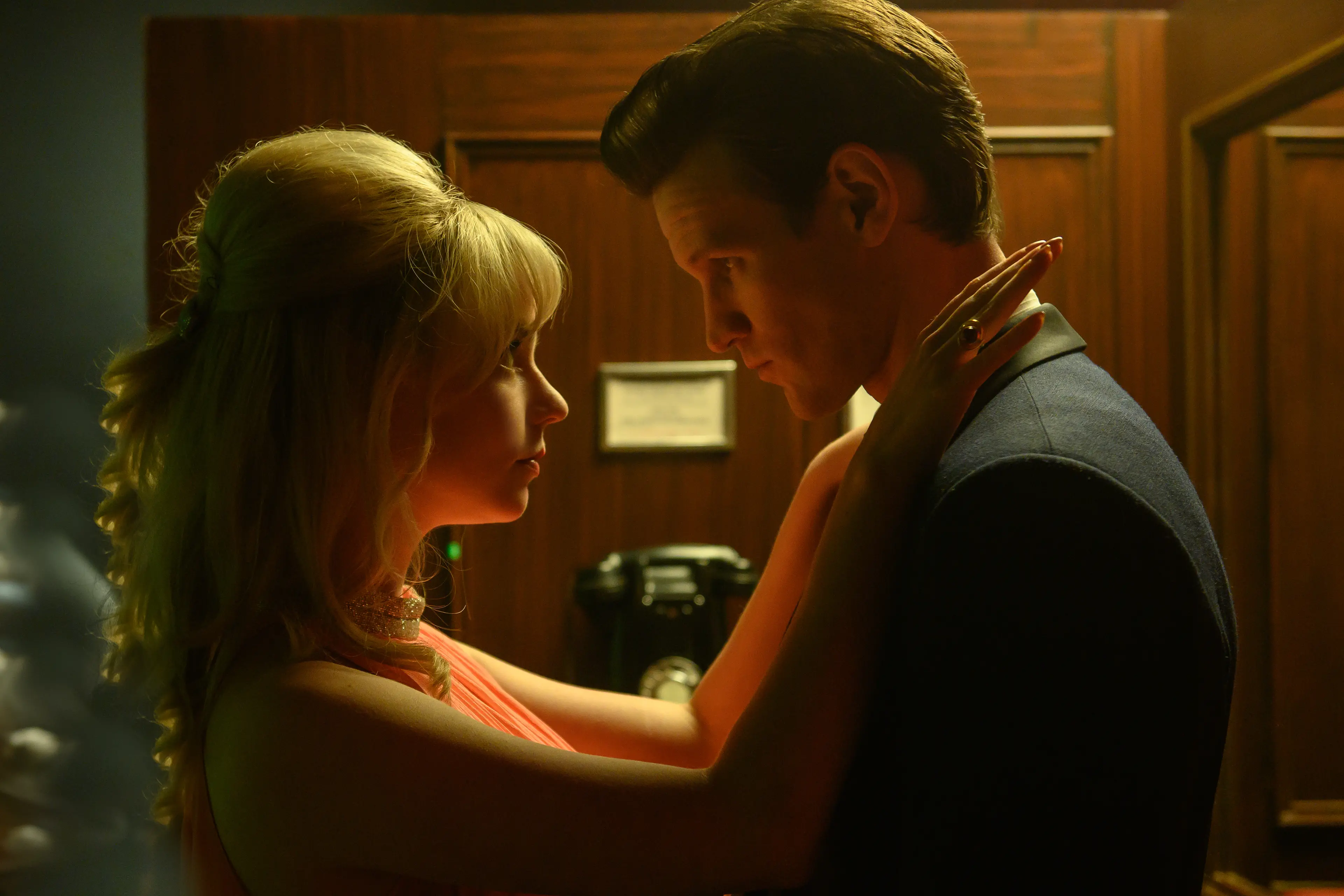 4139_D016_00285_RCAnya Taylor-Joy stars as Sandy and Matt Smith as Jack in Edgar Wright’s LAST NIGHT IN SOHO, a Focus Features release. Credit: Parisa Taghizadeh / Focus Features