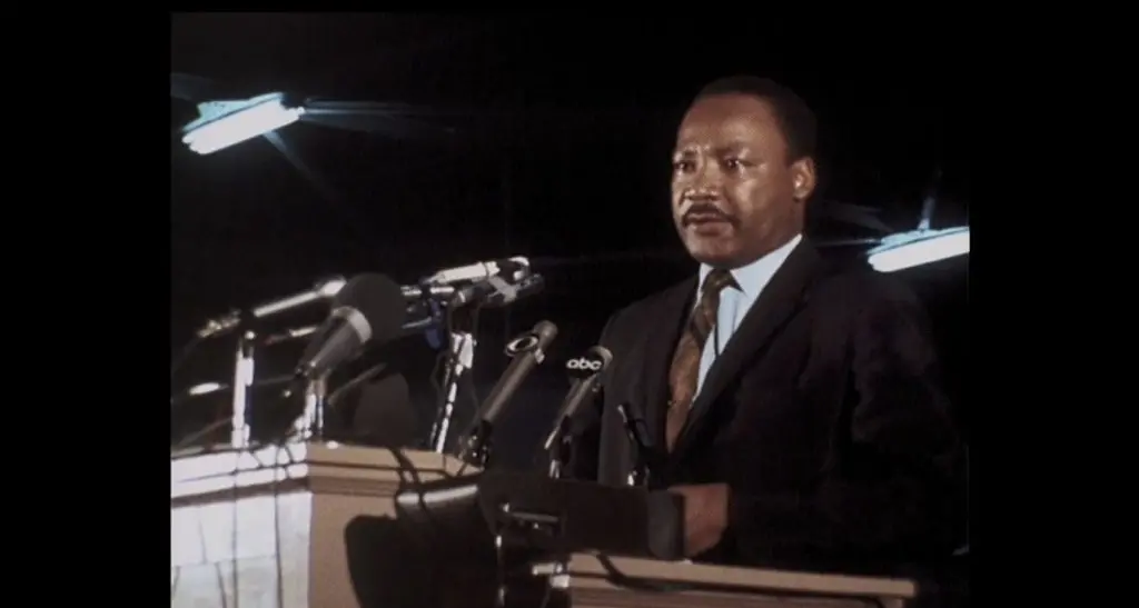 Martin Luther King vs FBI