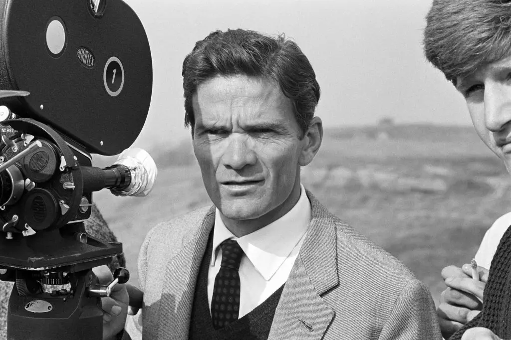 Pier Paolo Pasolini sul set de La ricotta (copyright Reporters Associati Archivi)