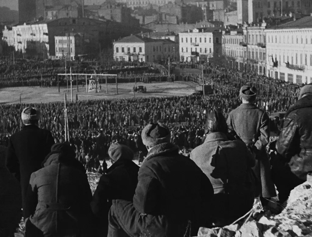 THE_KIEV_TRIAL_STILL_1_©ATOMS_&_VOID