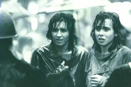 <i>Ragazze - La vita trema</i>