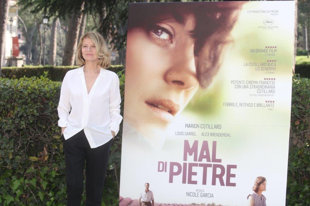 Mal di pietre, film Cielo Trama, cast, romanzo, trailer The Wom