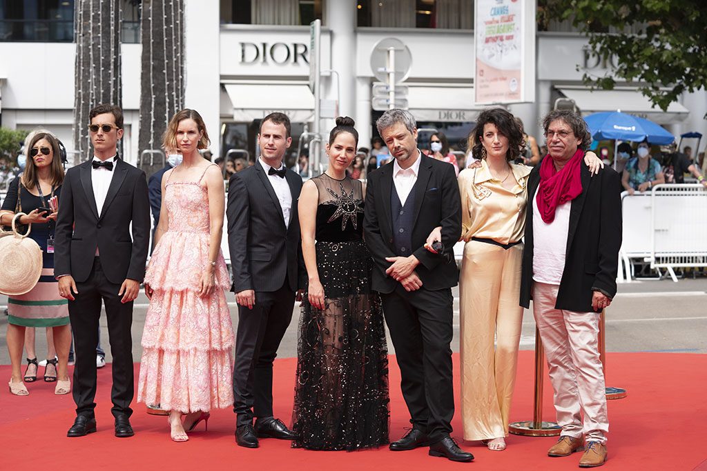 Red Carpet Le Genou  d'Haded