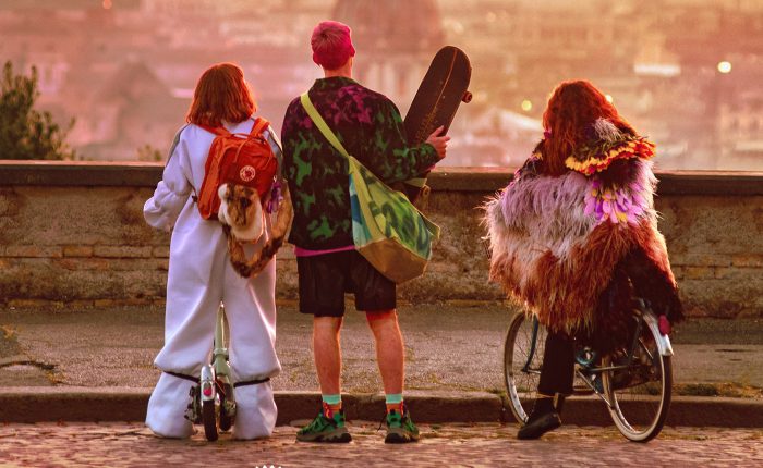 Anni da cane, il trailer
