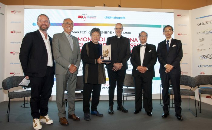 Hirokazu Kore’eda riceve il Premio Bresson